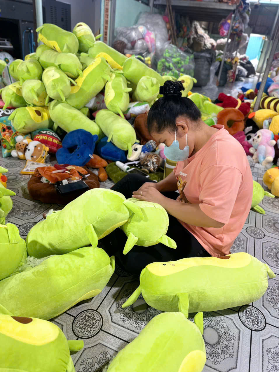 Tình Yêu Trong Từng Đường Kim Mũi Chỉ Tại Phi Giới